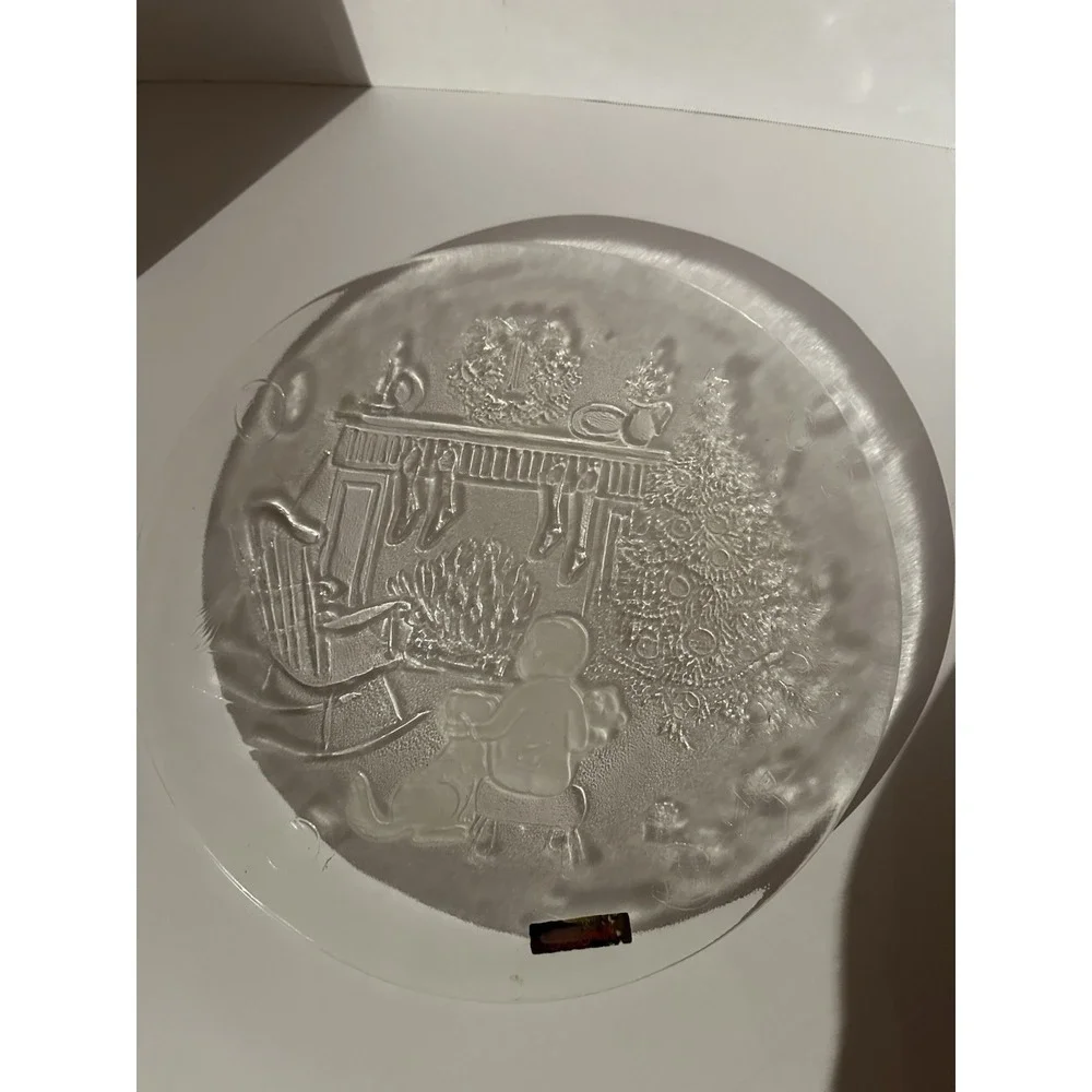 L E Smith Christmas Platter Glass 12.5 Inches Round Fireplace Boy W Dog Vintage